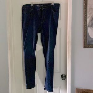 Old Navy midrise, Popeye con skinny